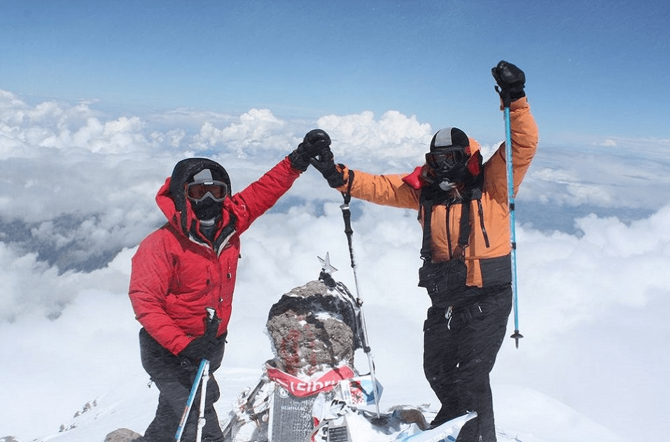 Montañeros en el pico Elbrus